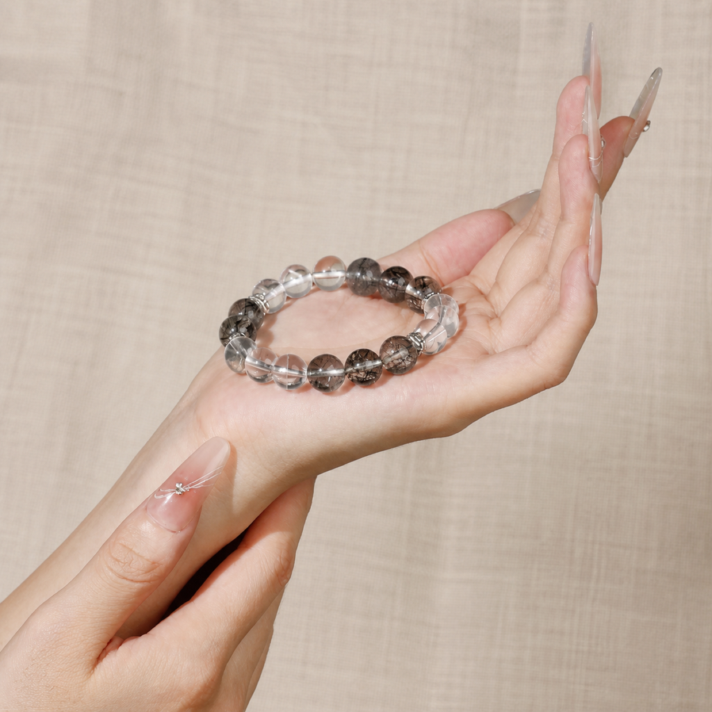 QI KIND Clear Inclusion Bead Bracelet detail image