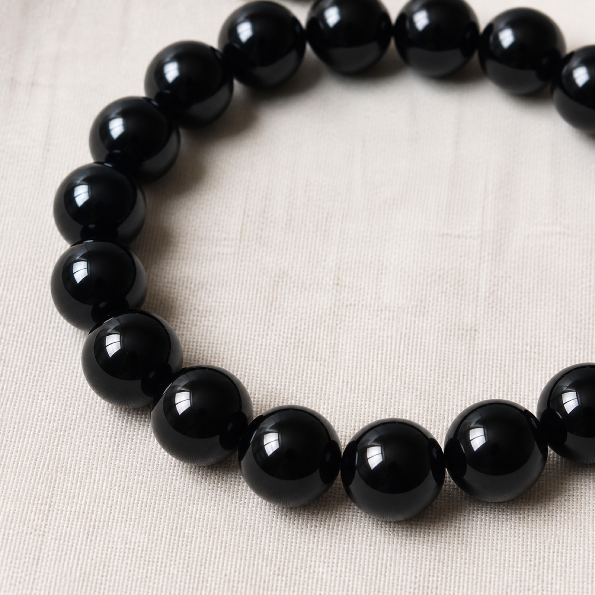 QI KIND Glossy Black Bead Bracelet detail image